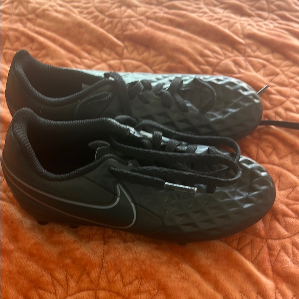 Nike Black Textured Soccer Shoes Sz 13.5